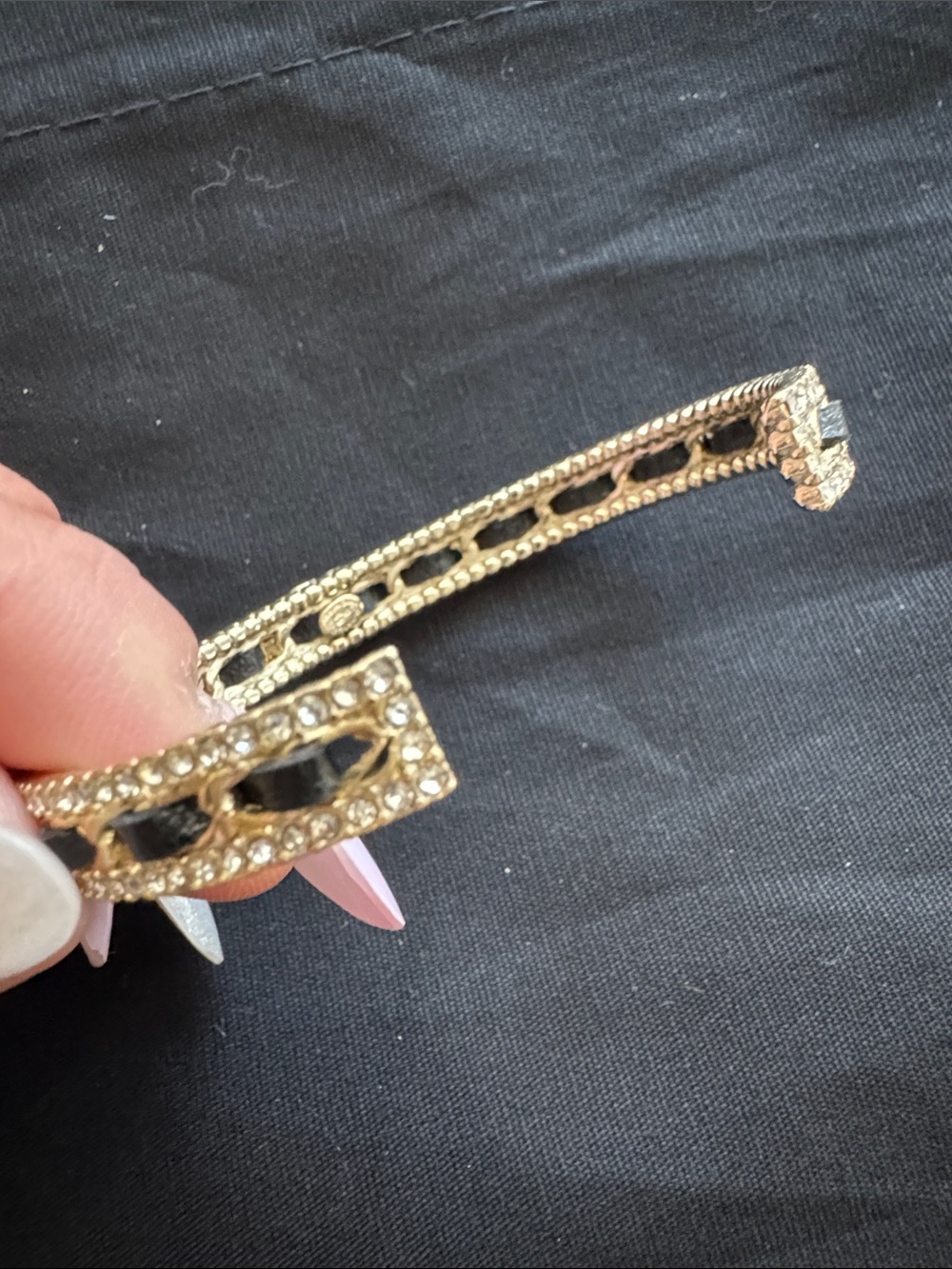 CC Iconic Leather-In-Chain Open Bangle. - Picture 2 of 3